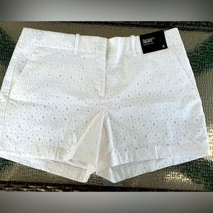 NY and Company Women’s White Gramercy Shorts Size 6